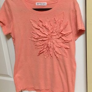 Tee shirt with flower appliqué